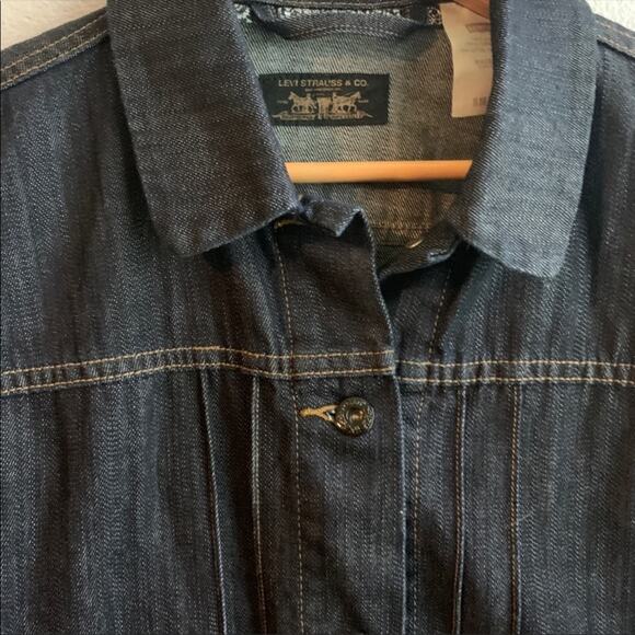 Levi’s Dark Denim Fashion Cropped Jacket Small - Picture 2 of 8